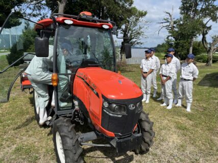 【農業環境科】１年生夏季特別実習での農業機械の操作研修